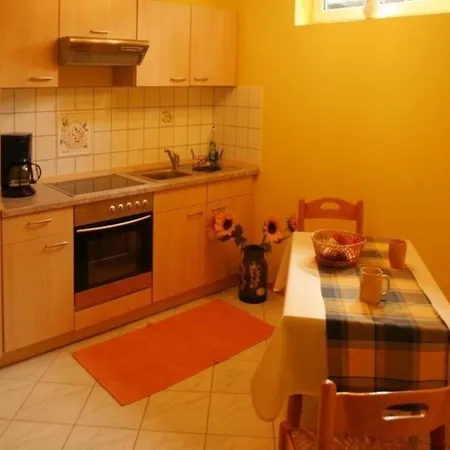 An Einer Schleuse Gelegene Mit Grundstueck Direkt Am Wasser Apartment *